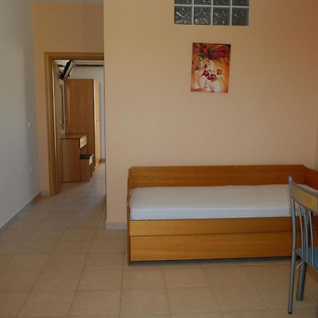 Barbie Hotel Apartments Ялиссос Экстерьер фото