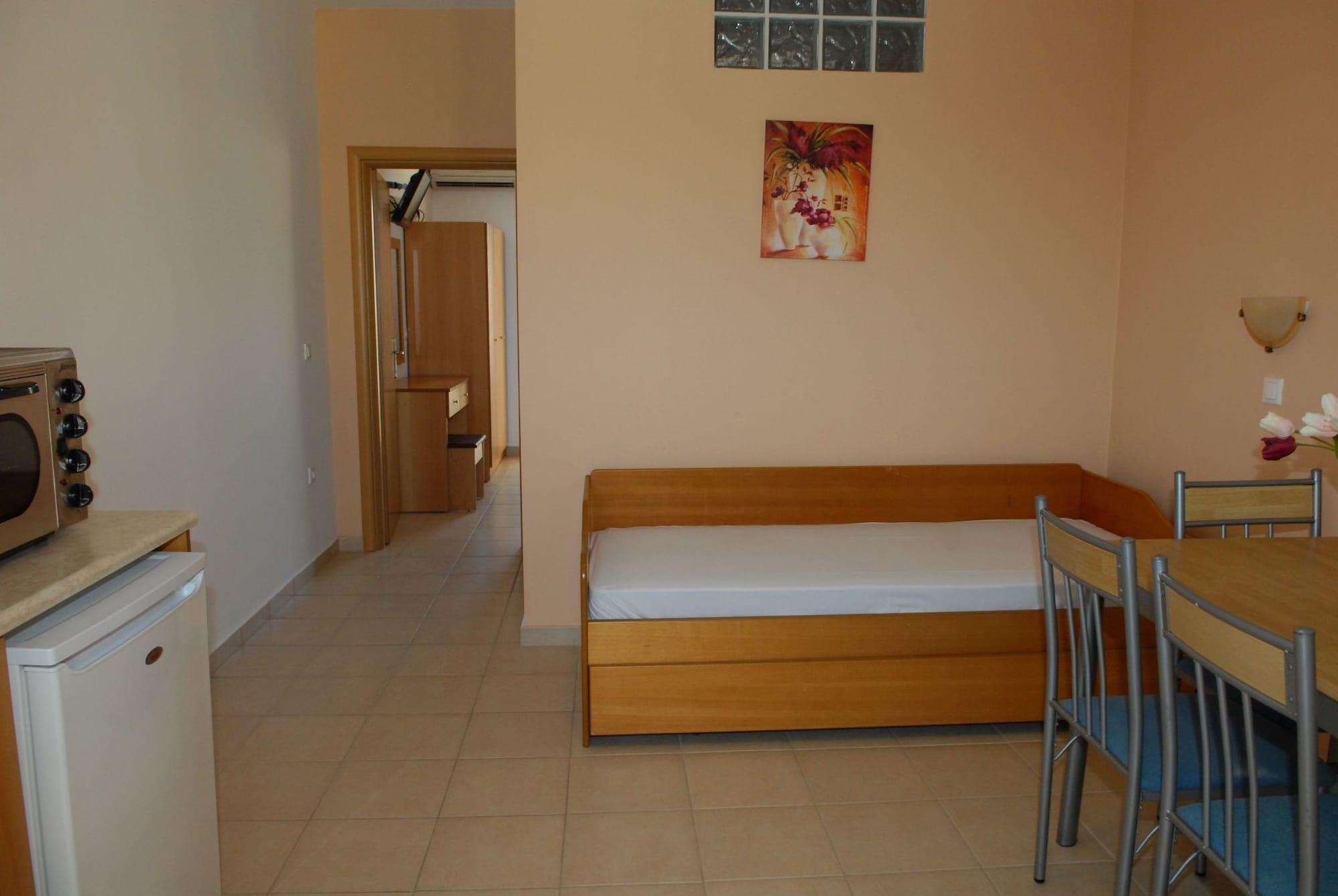 Barbie Hotel Apartments Ялиссос Экстерьер фото